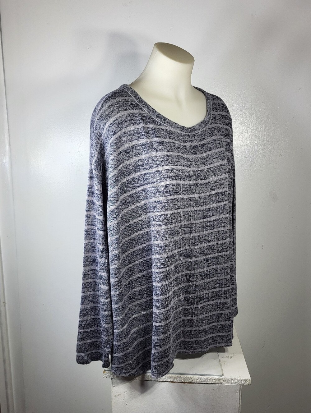 Cato Gray Striped Top Sz 18/20W - Picture 3 of 8